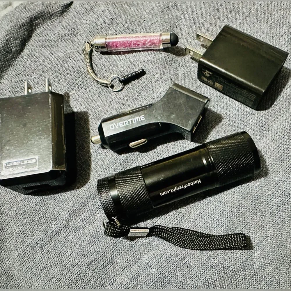 Electronics Gadget Lot –Flashlight, Dual USB Car & Wall Chargers+Stylus Keychain